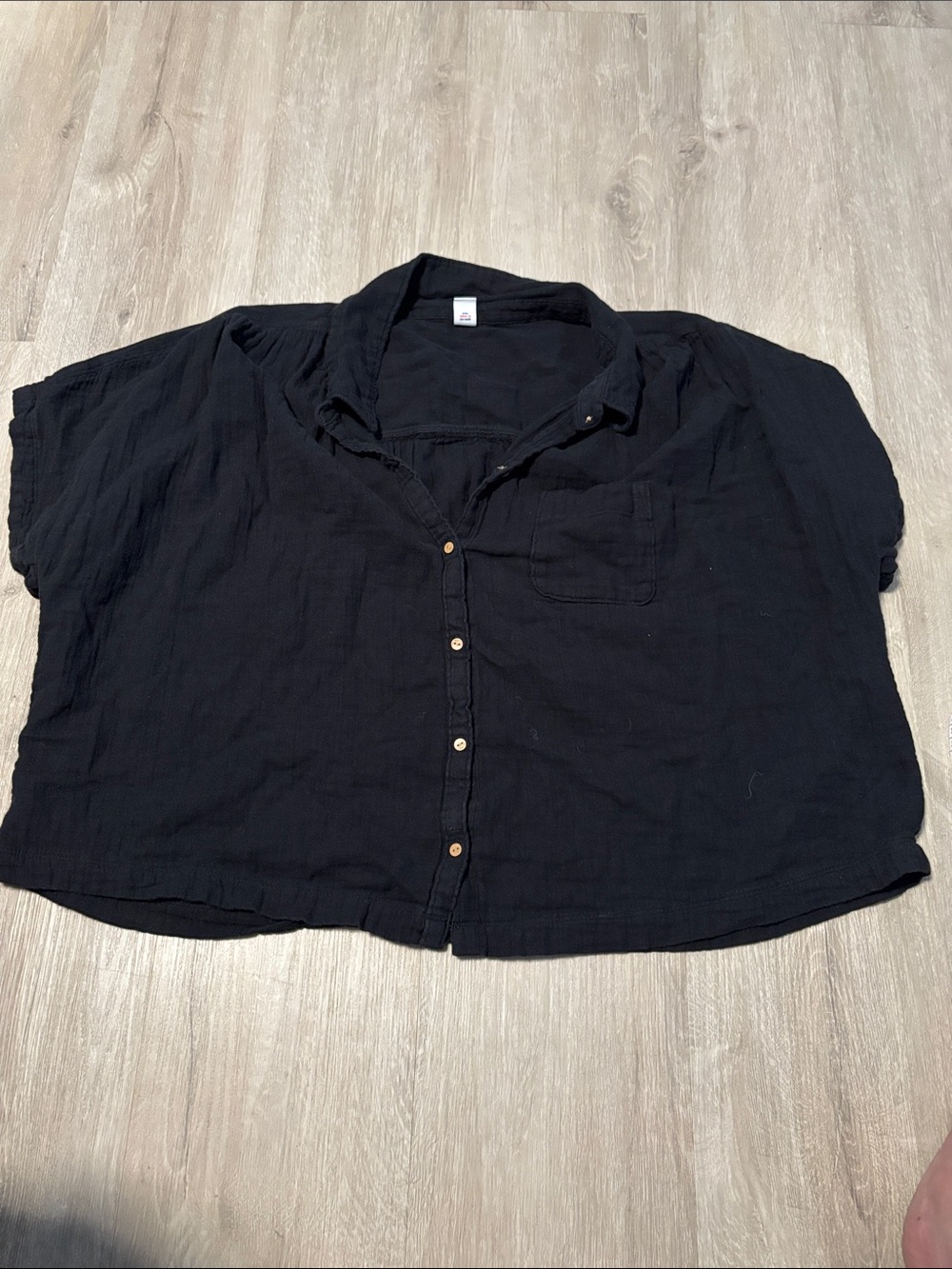 Old Navy Black Short-Sleeve Button-Front Shirt